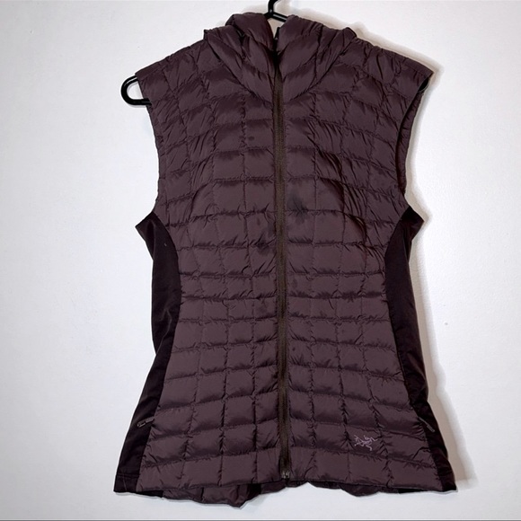 ARC’TERYX Narin vest purpleish / brown SMALL - Picture 2 of 9